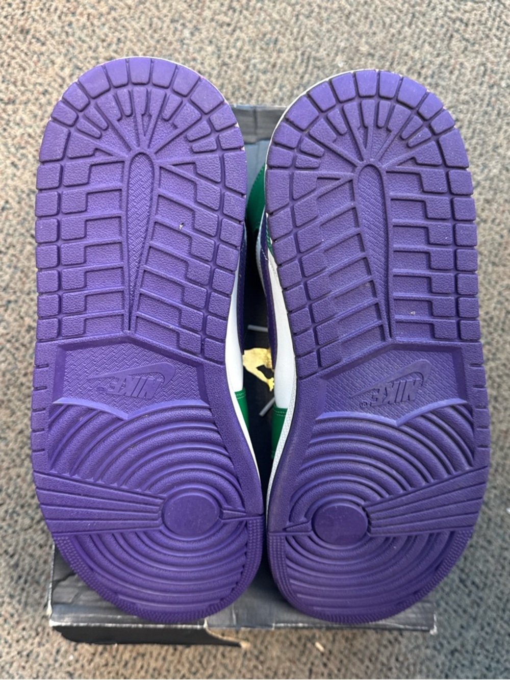 Jordan 1 Mid Incredible Hulk - White Green Purple - Picture 5 of 6